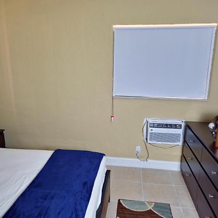 The Vacay Inn Lauderdale Lakes Εξωτερικό φωτογραφία