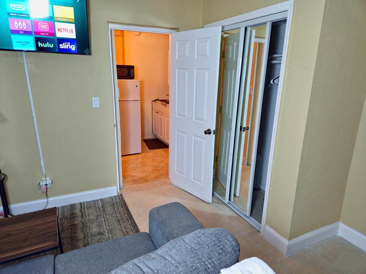 The Vacay Inn Lauderdale Lakes Εξωτερικό φωτογραφία